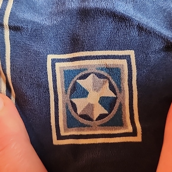 ⚡️5 For $10⚡️Perry Ellis and Adolpho vintage large (almost) square scarves - Picture 2 of 6